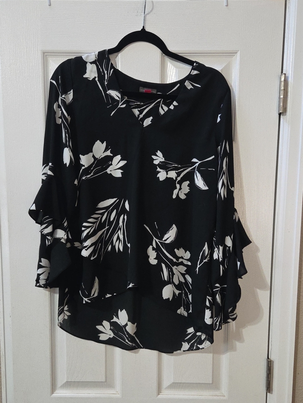 Vince Camuto Black and White Floral Ruffle-Sleeve Blouse
